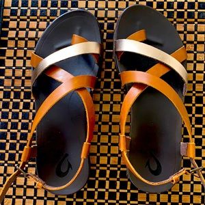 OLUKAI ‘Upena Leather Multi Strap Sandals